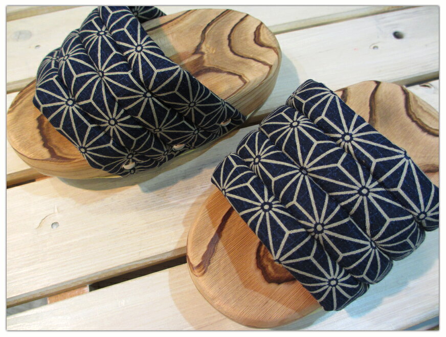 ダイエットスリッパ 焼き杉 ダイエット下駄 高級 国産 かかとなしタイプ 麻の葉 ネイビー フリーサイズ