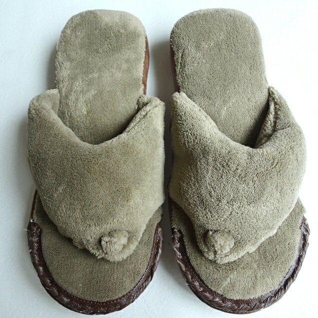 【メンズ】足つぼ五本指（5本指）スリッパ 洗えるパイル地 ユビゴロー カーキブラウン/男性用